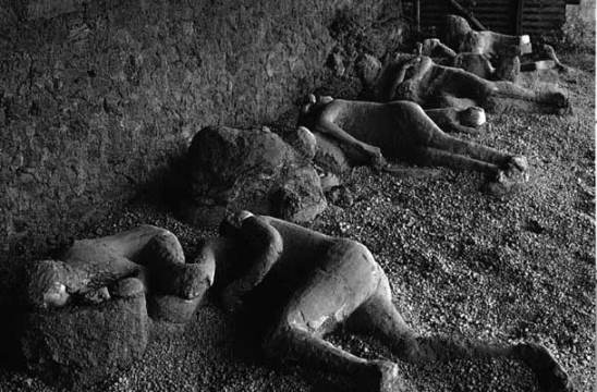 pompeia-corpos-no-chao