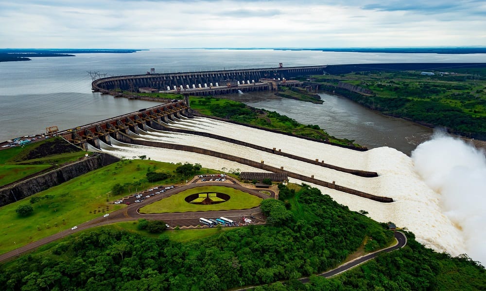 Você sabia que Brasil e Paraguai são donos da grandiosa Usina de Itaipu?