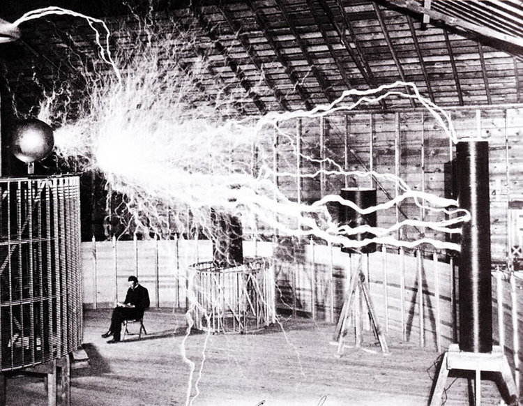 Nikola Tesla - invenções e legado na energia elétrica e tecnologia